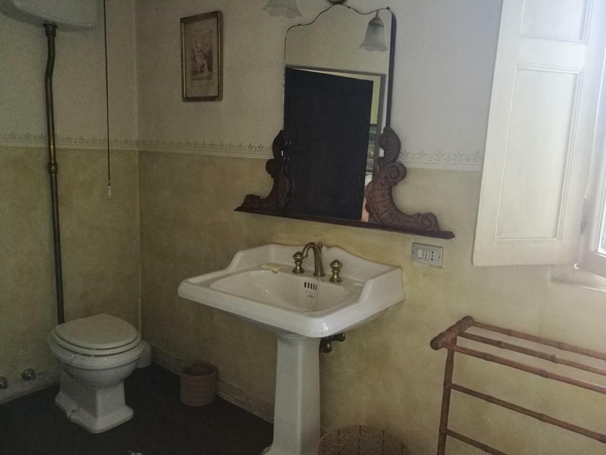 Antica Cascina Del Medico Muzzano Exterior foto