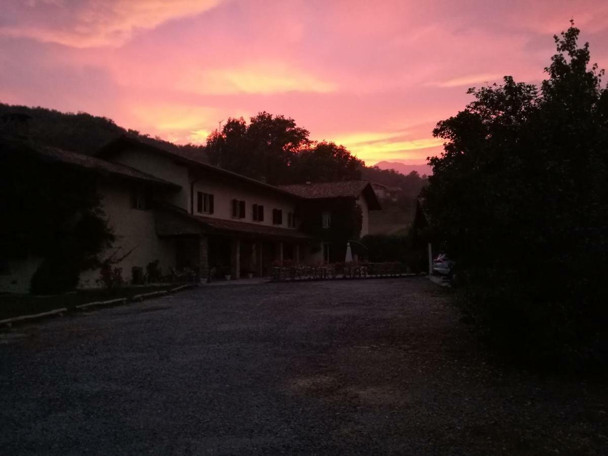 Antica Cascina Del Medico Muzzano Exterior foto